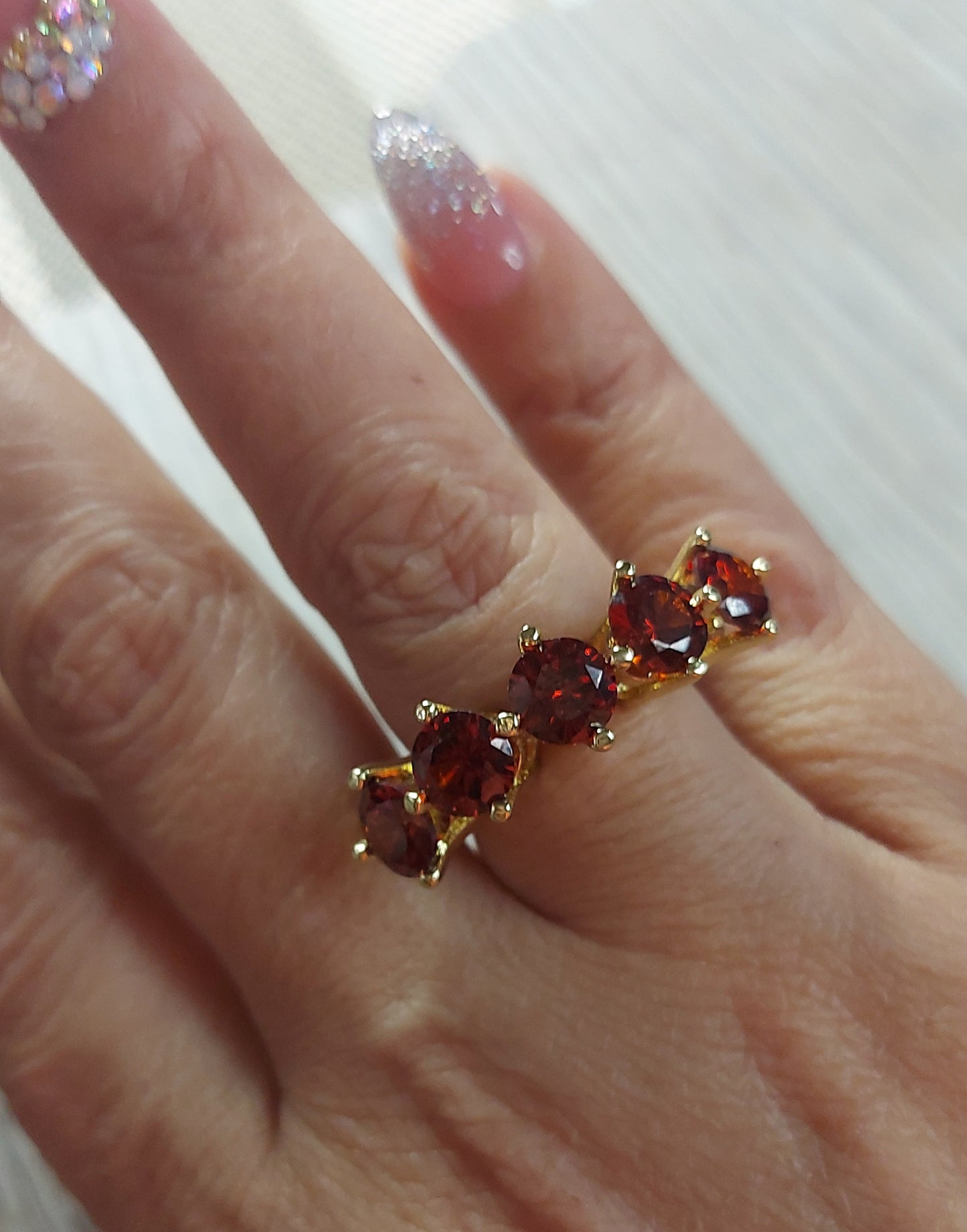 5th Ave Ring Size 7 Oro Laminado Alta Calidad XP