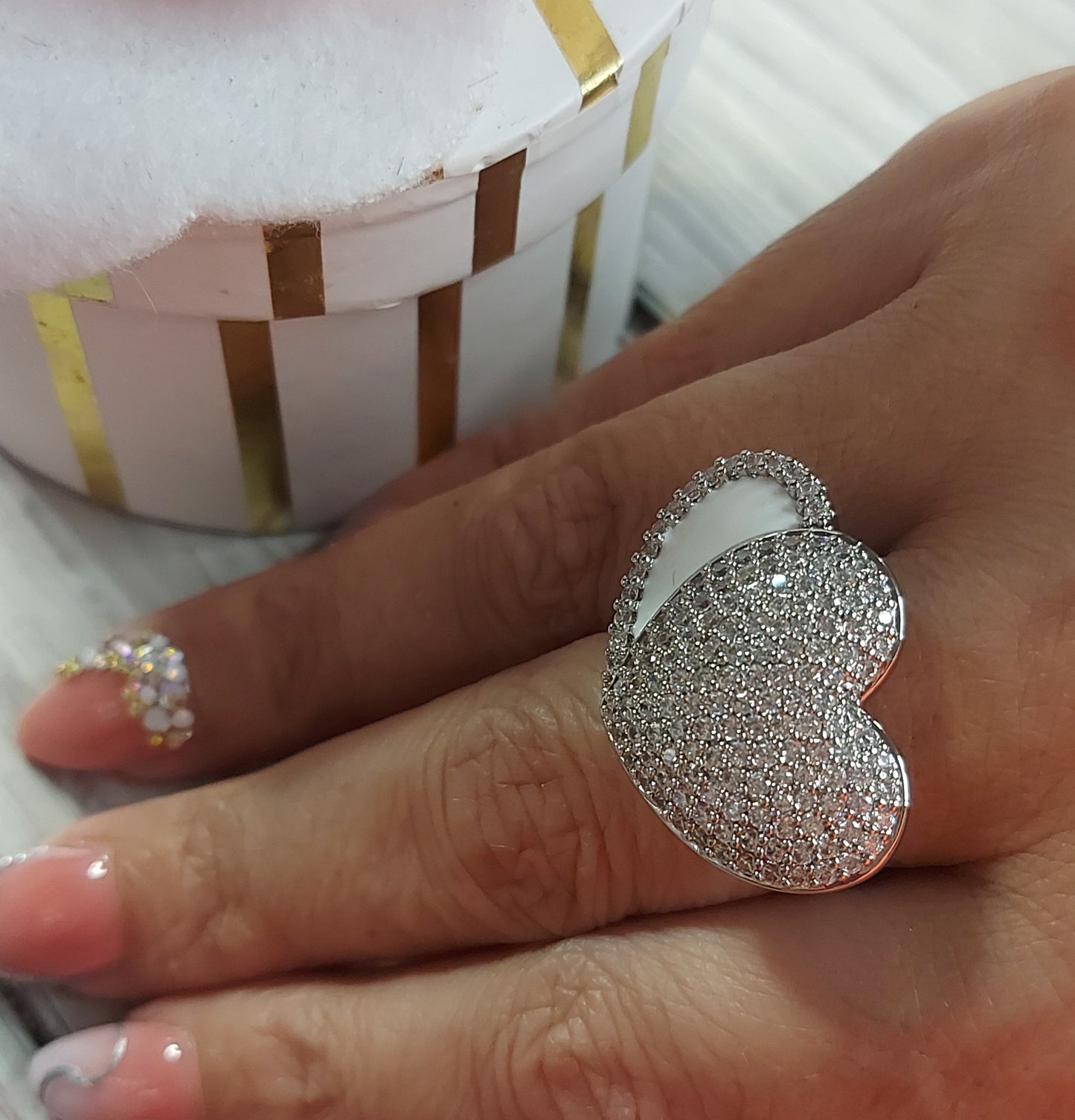 Classy Hearts Ring Size 7 Oro Laminado Alta Calidad XP