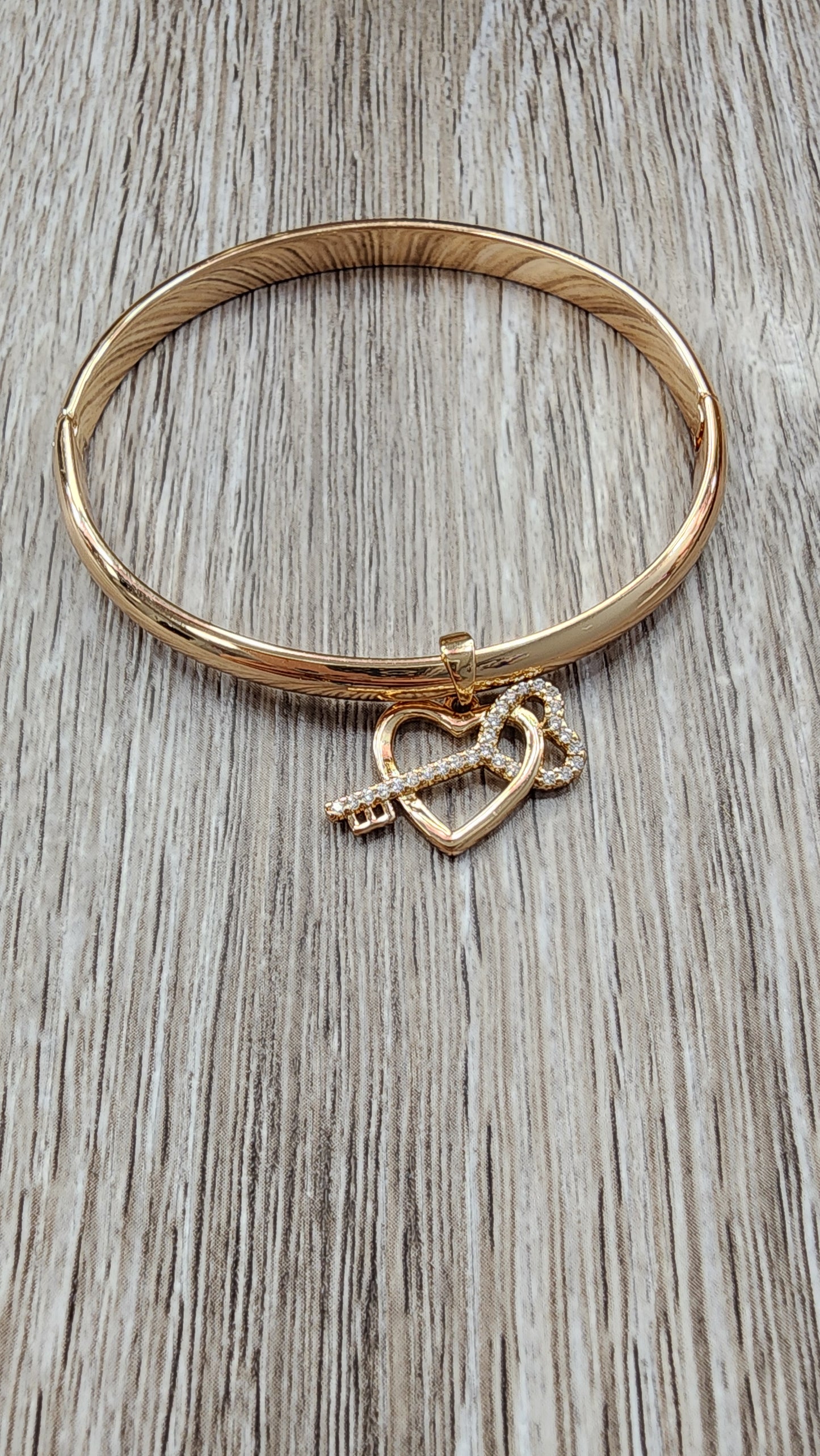 Nueva! Girl Charm Bangle (para niña) Calidad XP