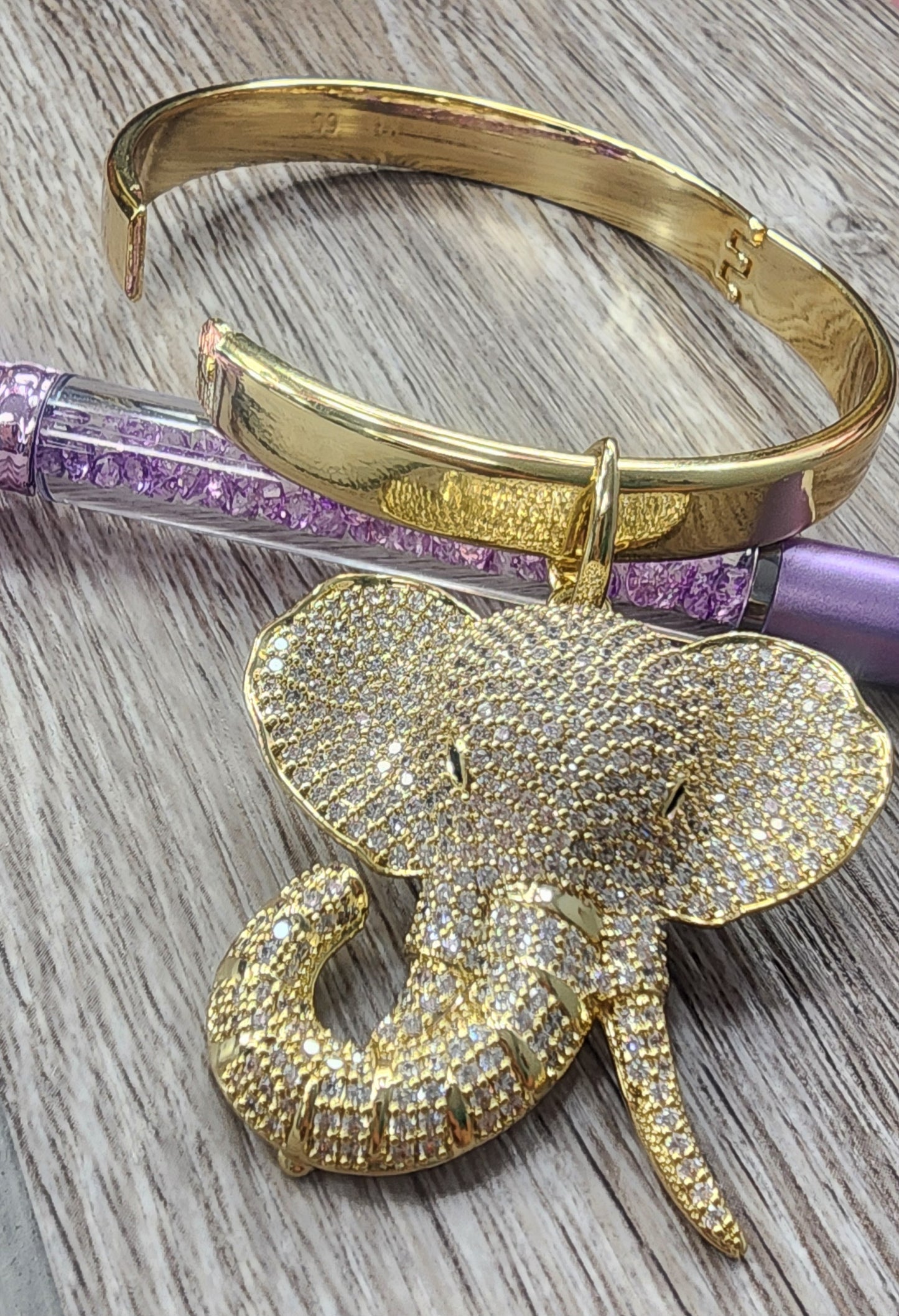 Nuevo! Bling Big Elephant Bangle (Oro Laminado Alta Calidad XP)