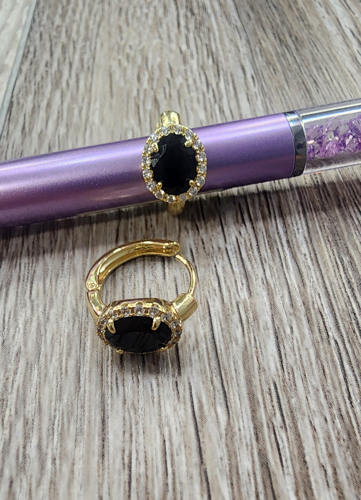 Nuevas! Onyx Mini Earrings (Oro Laminado XP)