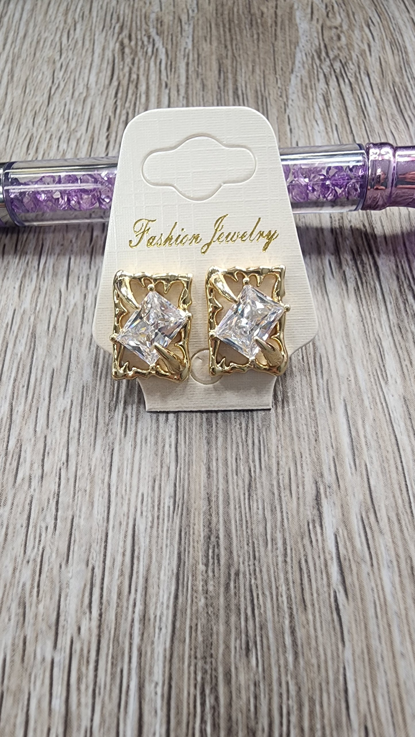 Nueva! Surprise Cute Earrings (Oro Laminado Alta Calidad XP)