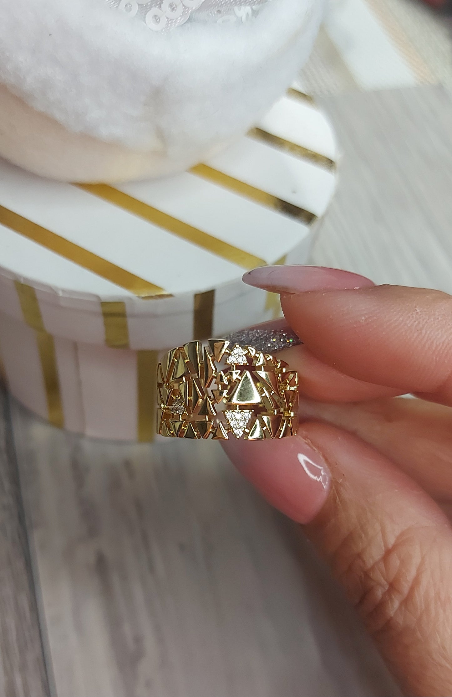 Tria Queen Ring Size 7 Oro Laminado Alta Calidad XP