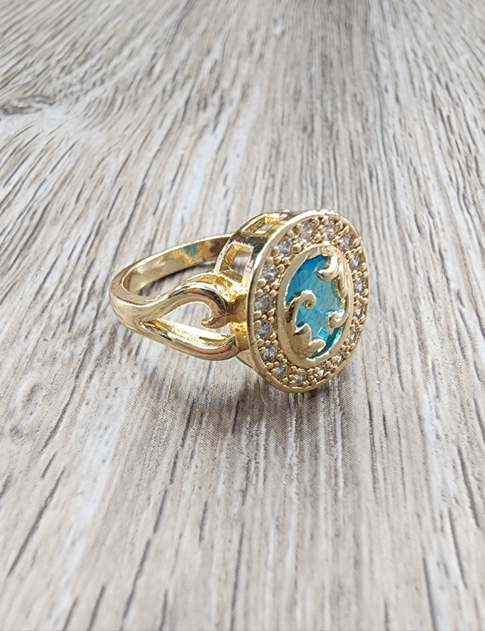 Aqua Ring size 8 (Oro Laminado)